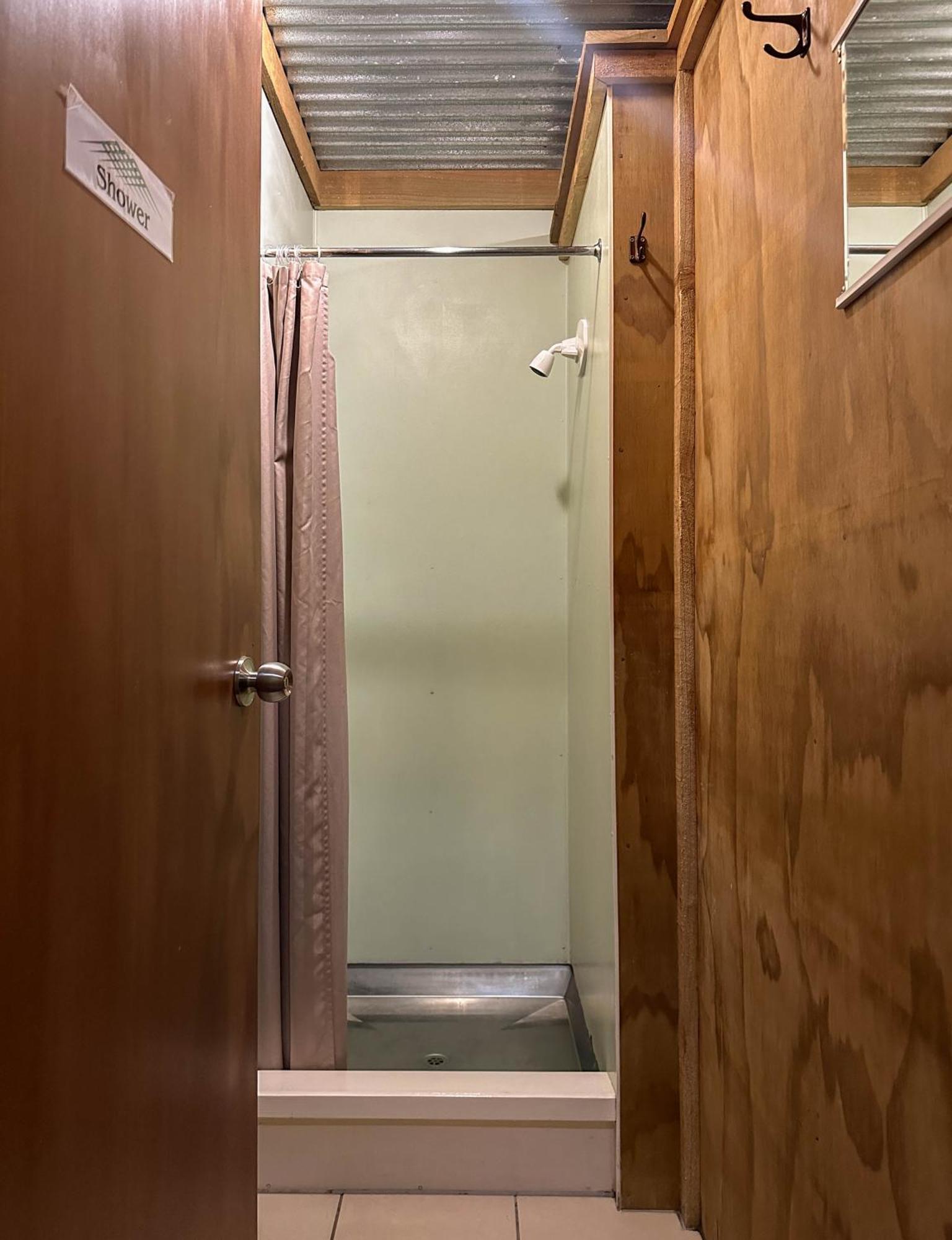 The Crossing Lodge & Backpackers Erua Exterior photo