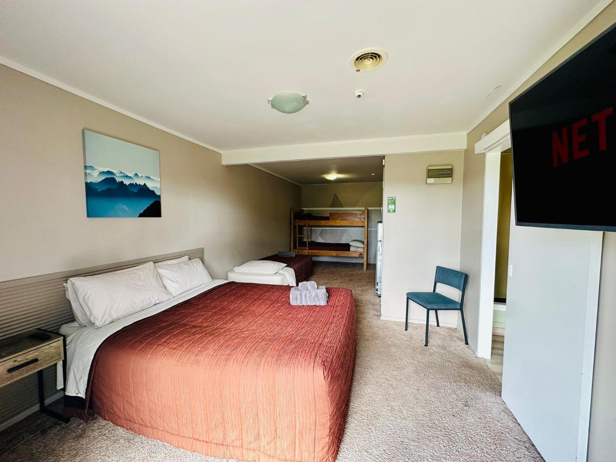 The Crossing Lodge & Backpackers Erua Exterior photo